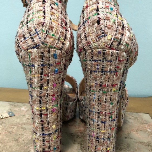 Chinese laundry light pink sandals. - Picture 4 of 7